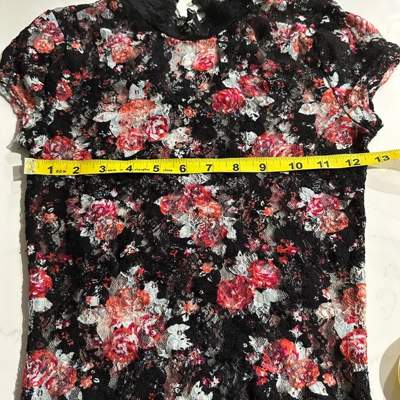 EUC Almost Famous lace top size S - Picture 2 of 6